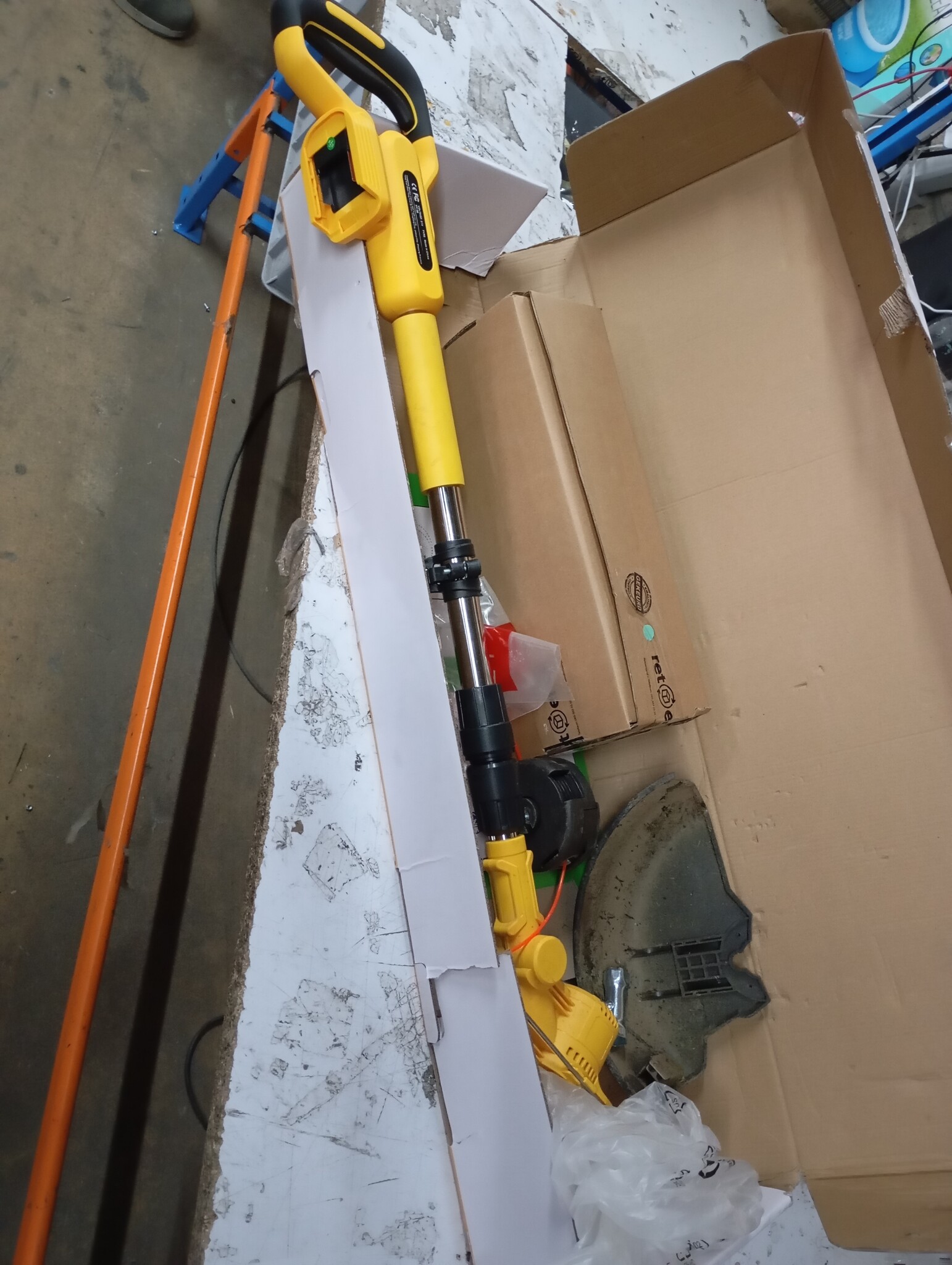 Accu Grastrimmer met Onkruidborstel - 59% Korting!