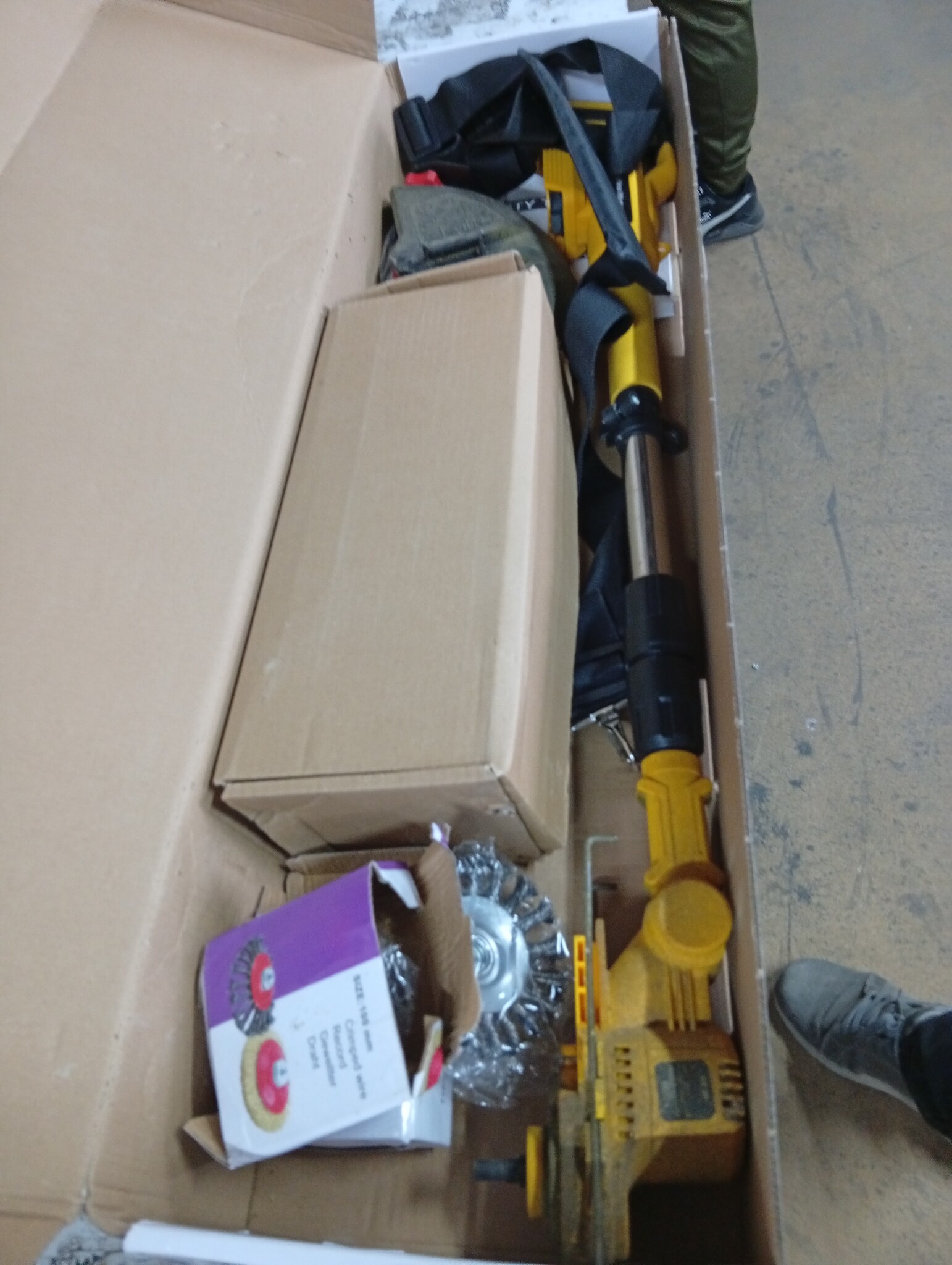Accu Grastrimmer & Bosmaaier 21V Borstelloos - 59% Korting!