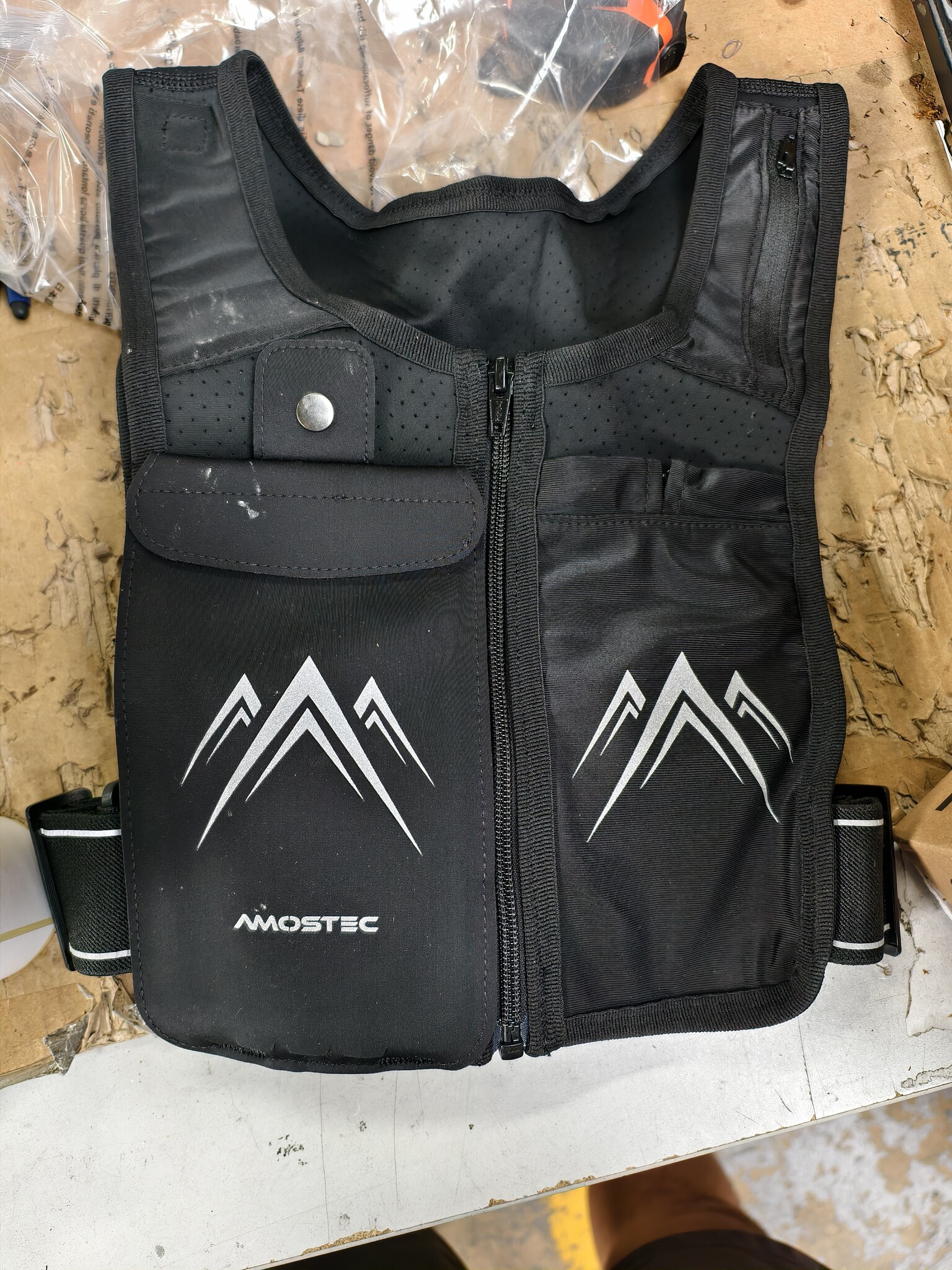 Hardloopvest S/M met 6 Vakken & Telefoonhouder | 68% Korting