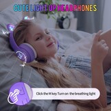 iFecco słuchawki Bluetooth dla dzieci z mikrofonem, słuchawki bezprzewodowe dla dzieci z torebką, słuchawki z świecącymi LED końcami w kształcie uszu kota do szkoły
