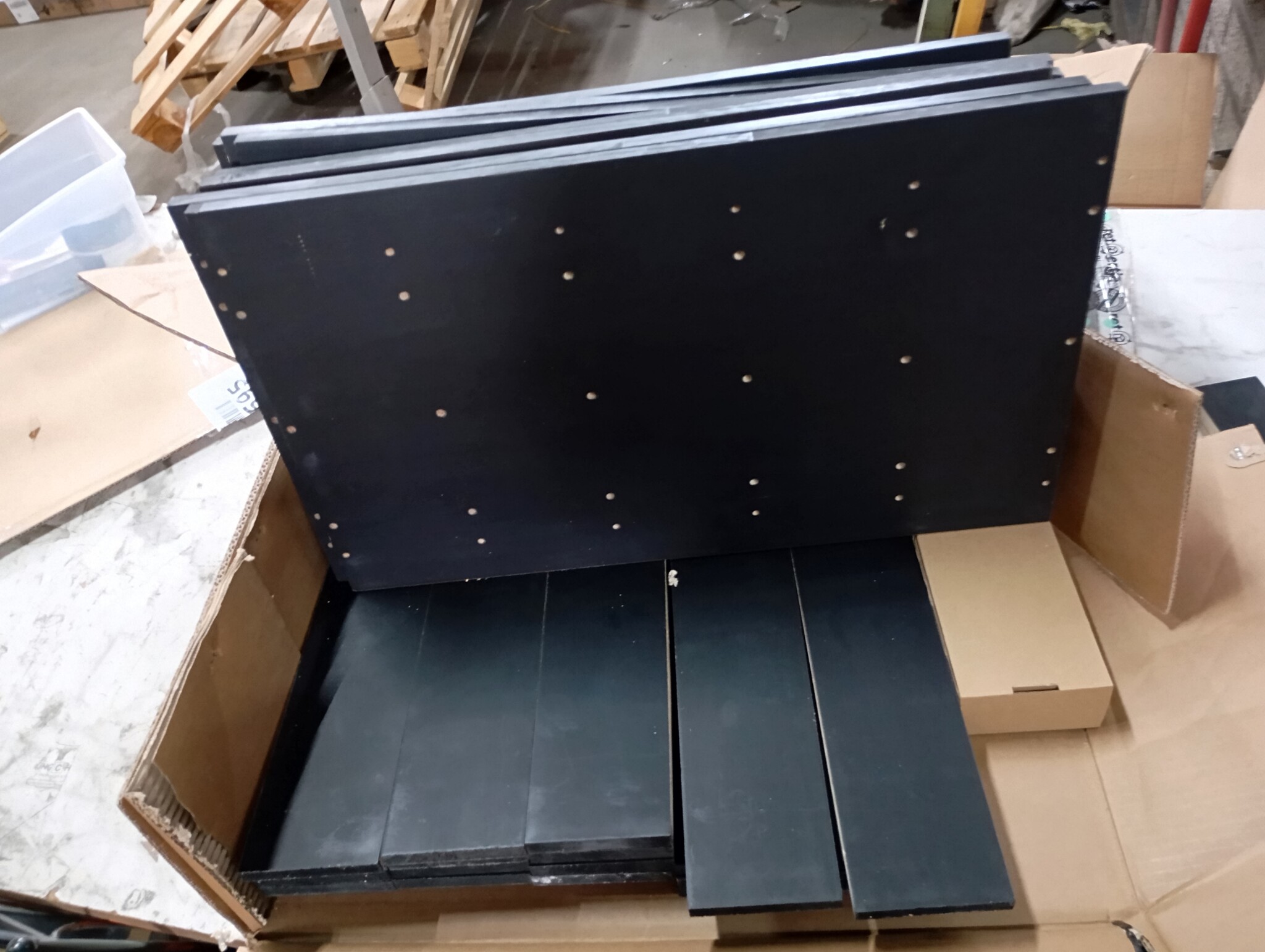 vidaXL Wijnkast 55,5x34x61 cm massief grenenhout zwart