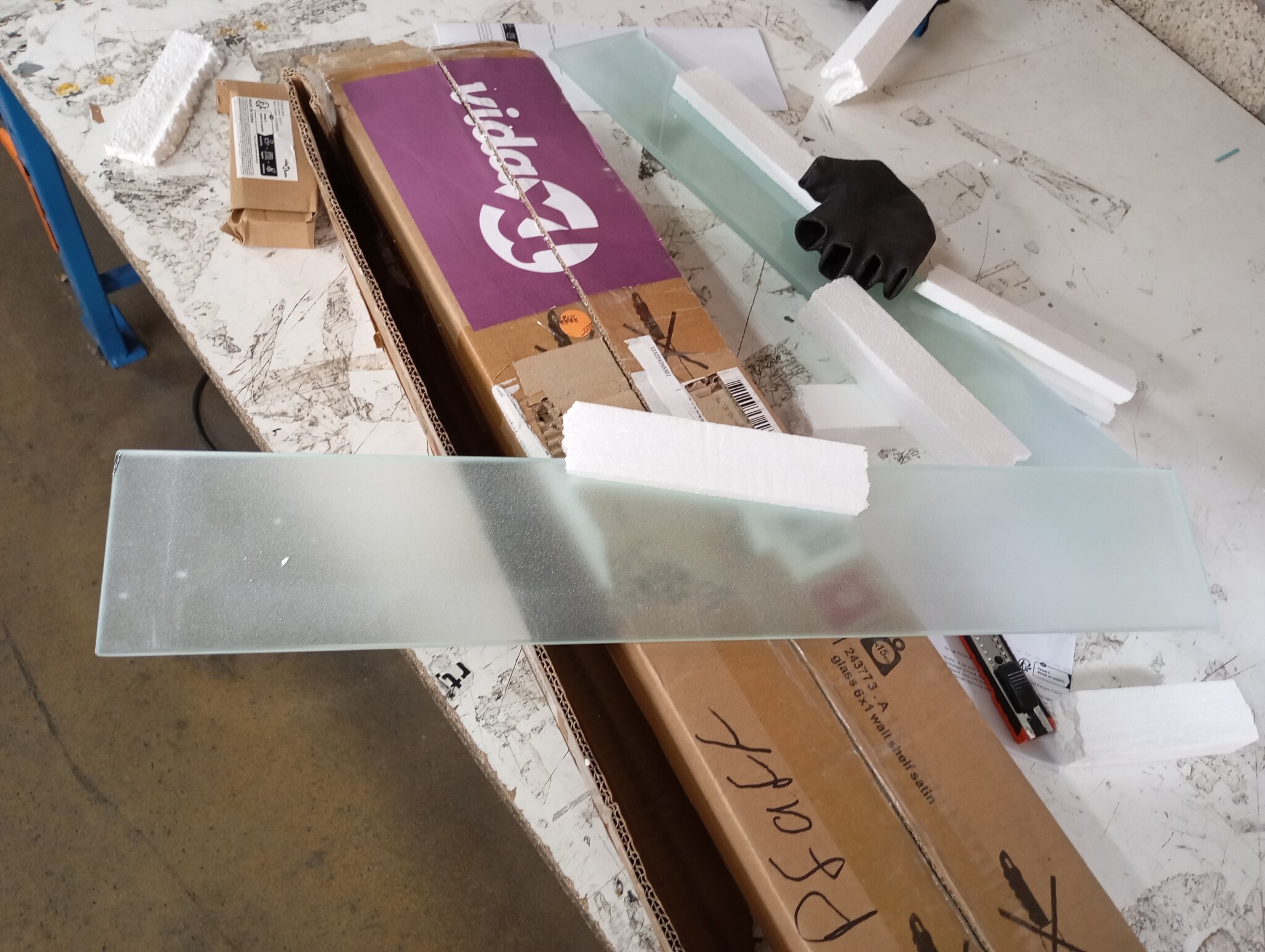 Zwevend glas schap 60x10 cm - 66% korting