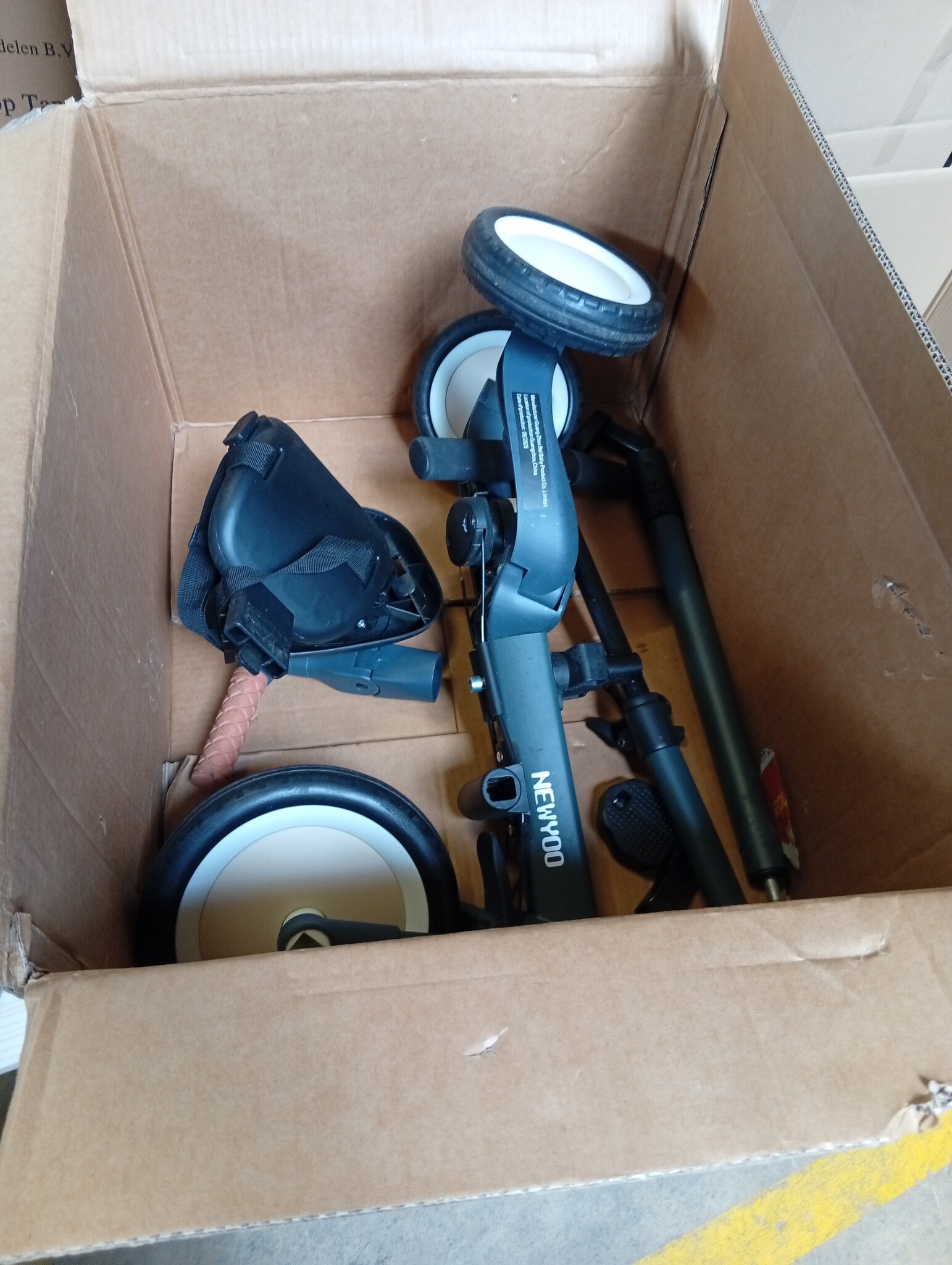 newyoo peuterdriewieler met ouderduwstang voor 1-3 jaar, peuterfiets, loopfiets, verjaardagscadeau & loopfiets voor jongen & meisje, 5-in-1 kinderdriewieler met veiligheidsbeugel, TR008, donkergrijs
