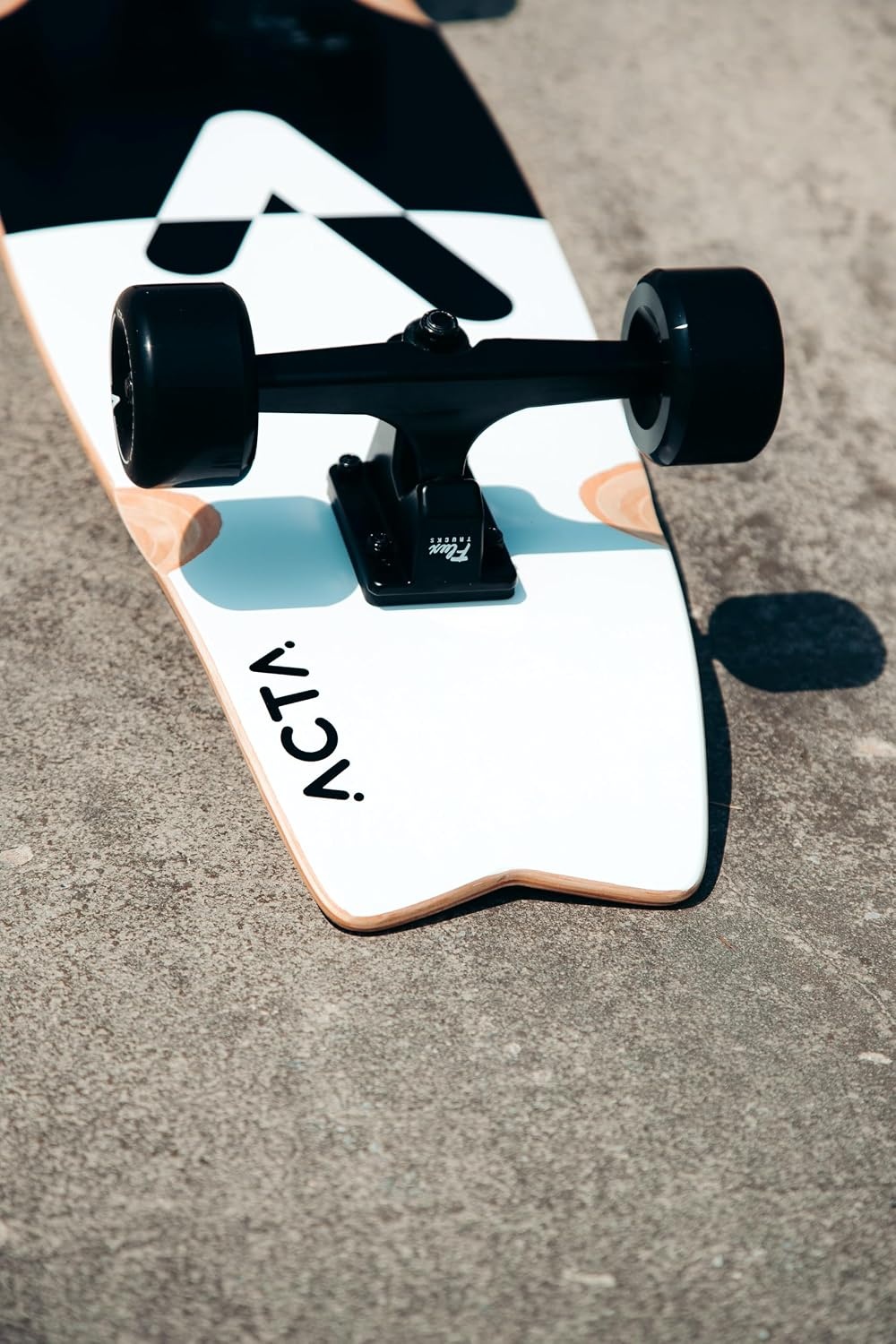 ACTA Surfskate Seaweed 81 cm 31"- 7-laags esdoorn surfplank - ideaal voor beginners en gevorderden - voor pumptrack, cruising en urban carving (Upside Down)