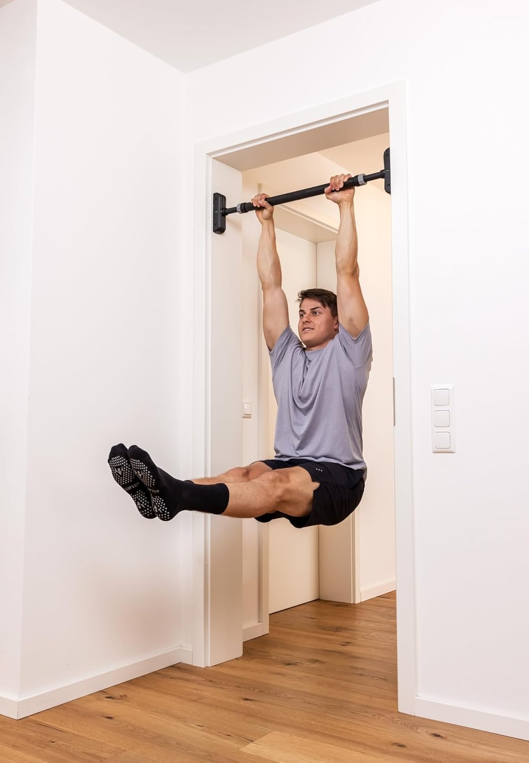 PULLUP & DIP Optrekstang voor deurkozijnen om op te hangen zonder schroeven en zonder verschuiven, professionele deurstang, optrekstang met gevoerde handgrepen
