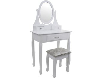 Een cosmetische kaptafel met een spiegel en een krukje