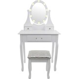 Een cosmetische kaptafel met een spiegel en een krukje