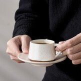 PORCER 6×130 ml(4.4 oz) Ceramic Coffee Cup & Saucer with Black Metal Stand Sets, Stackable Cappuccino, Espresso Cups for Specialty Coffee Drinks, Latte, Americano, Tea - Fun Colour, Reactive White