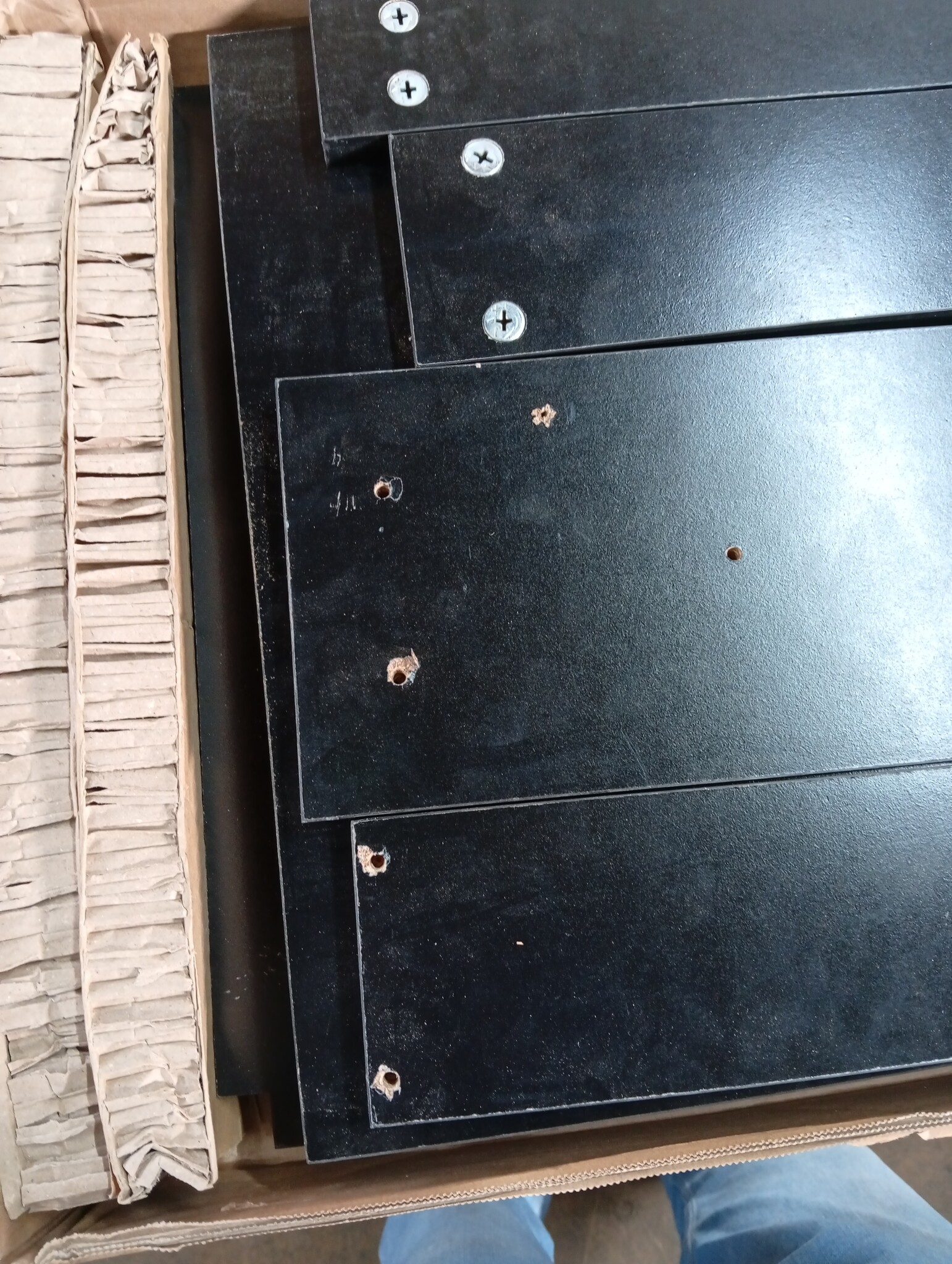 Zwart Dressoir van Bewerkt Hout - Praktisch en Stijlvol
