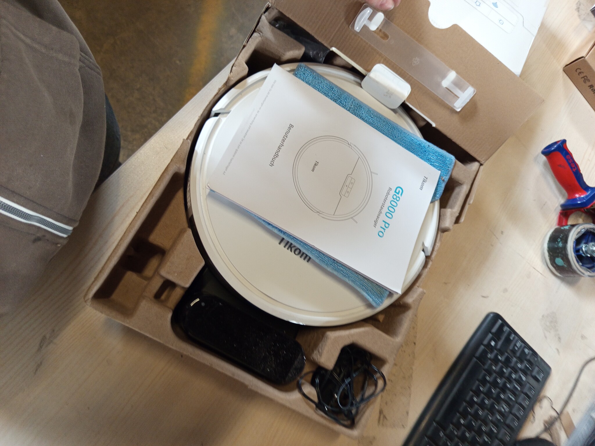 Robotstofzuiger G8000 Pro 2-in-1 voor dierenharen, tapijt & harde vloeren | 4500 Pa | 150 min accuduur | Zelfoplaadbaar | WiFi | Wit
