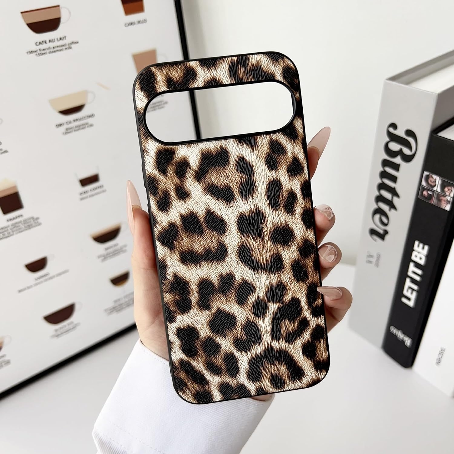Hoesje Google Pixel 7 | PU Leer Leopard Print | Ultra Dun | Krasbestendig Schokabsorberend TPU frame | Verhoogde Randen | Anti-slip