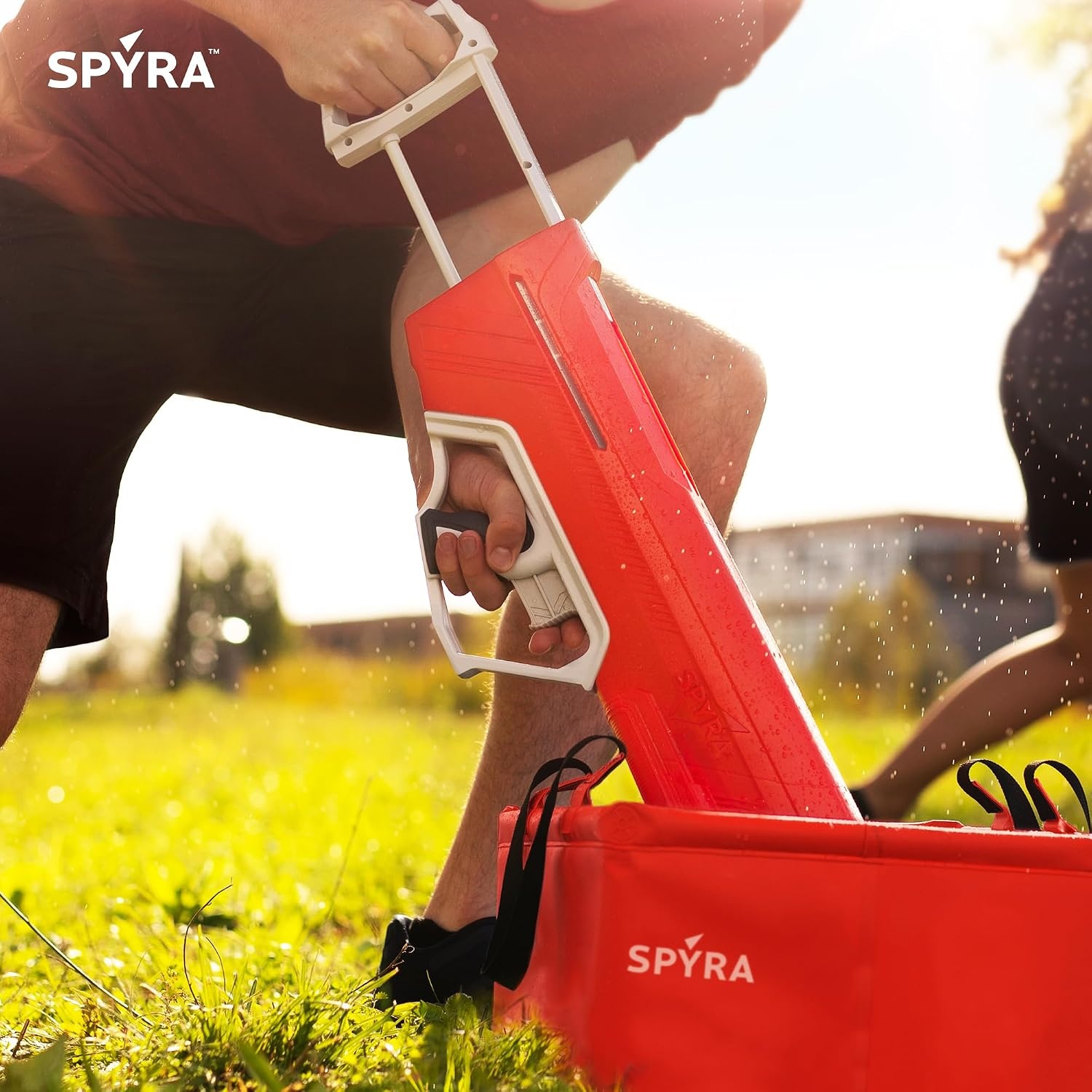 SpyraLX™ Manuel Water Gun Krachtig Waterpistool, Individuele Water Schoten, 30FT Bereik, Premium Lichtgewicht Zomer Strand Zwembad Speelgoed voor Volwassenen (Rood)