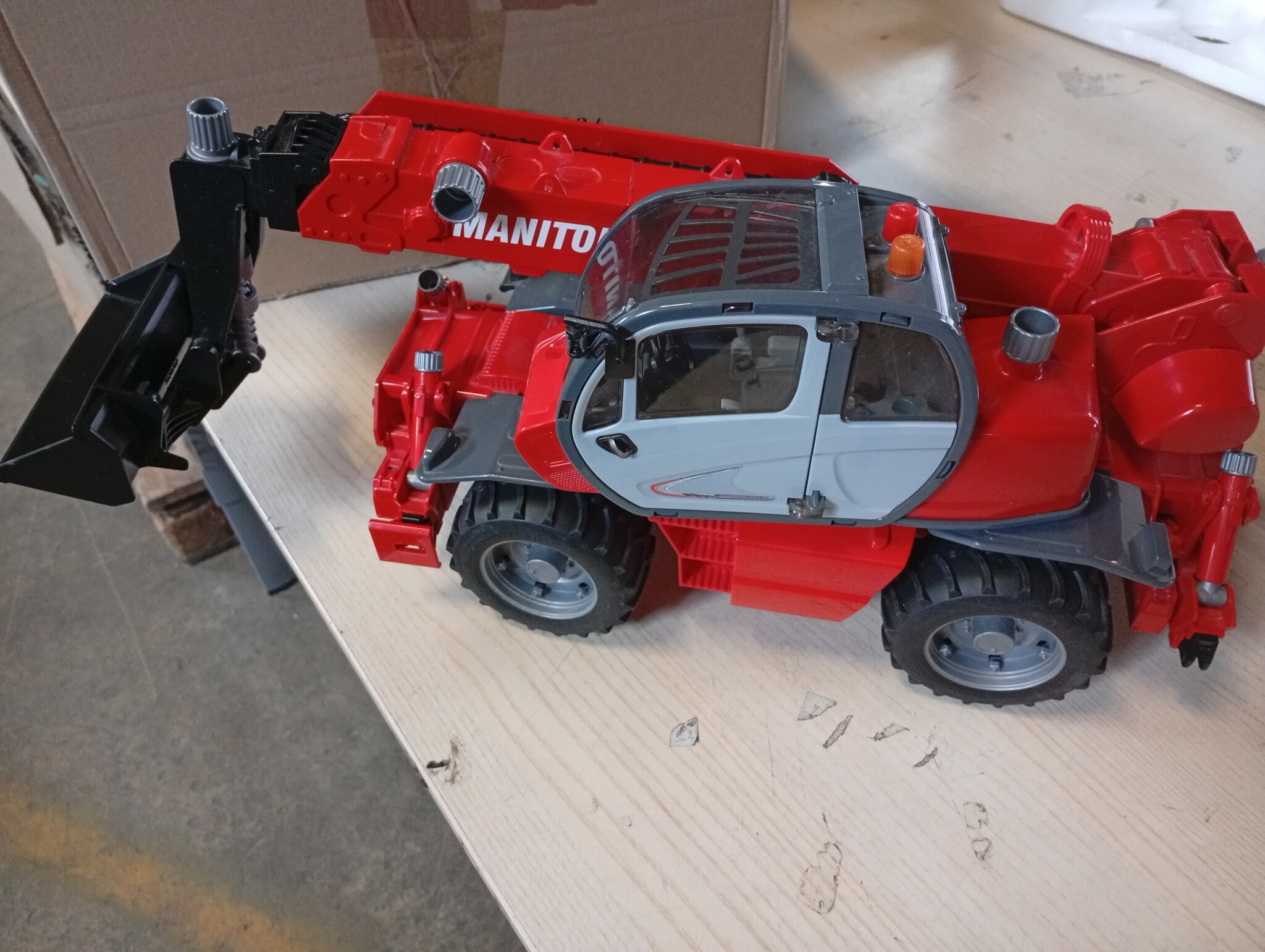 Bruder - Manitou Telescop forklift (BR2129), Multicoloured, 02129 | 1:16 Scale Construction Farm Farm Toy Forklift