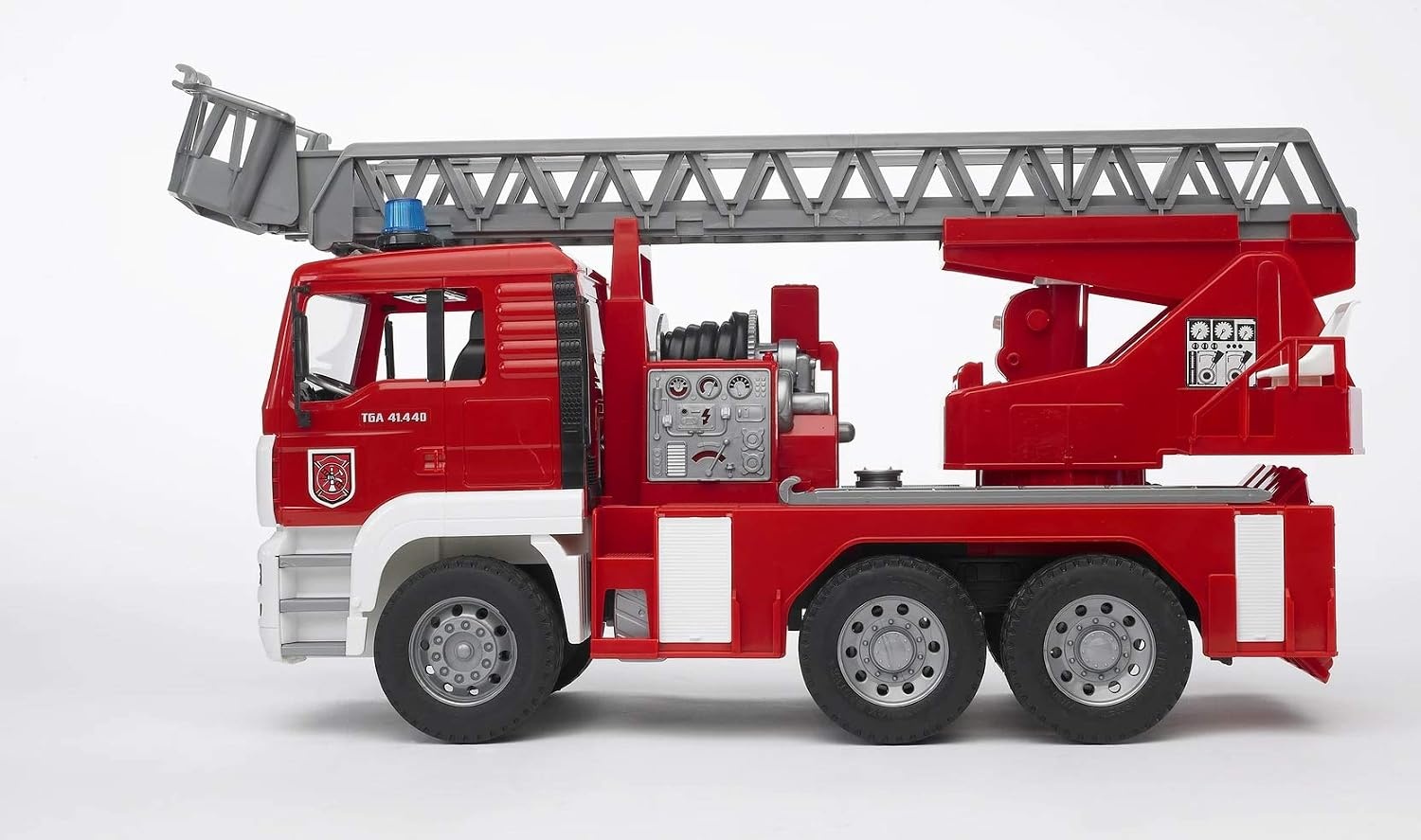 bruder 02771 - MAN TGA brandweerwagen met draailadder | Met waterfunctie en licht- en geluidsmodule, brandweerwagen, hulpverleningsvoertuig, speelgoed vanaf 4 jaar, 1:16