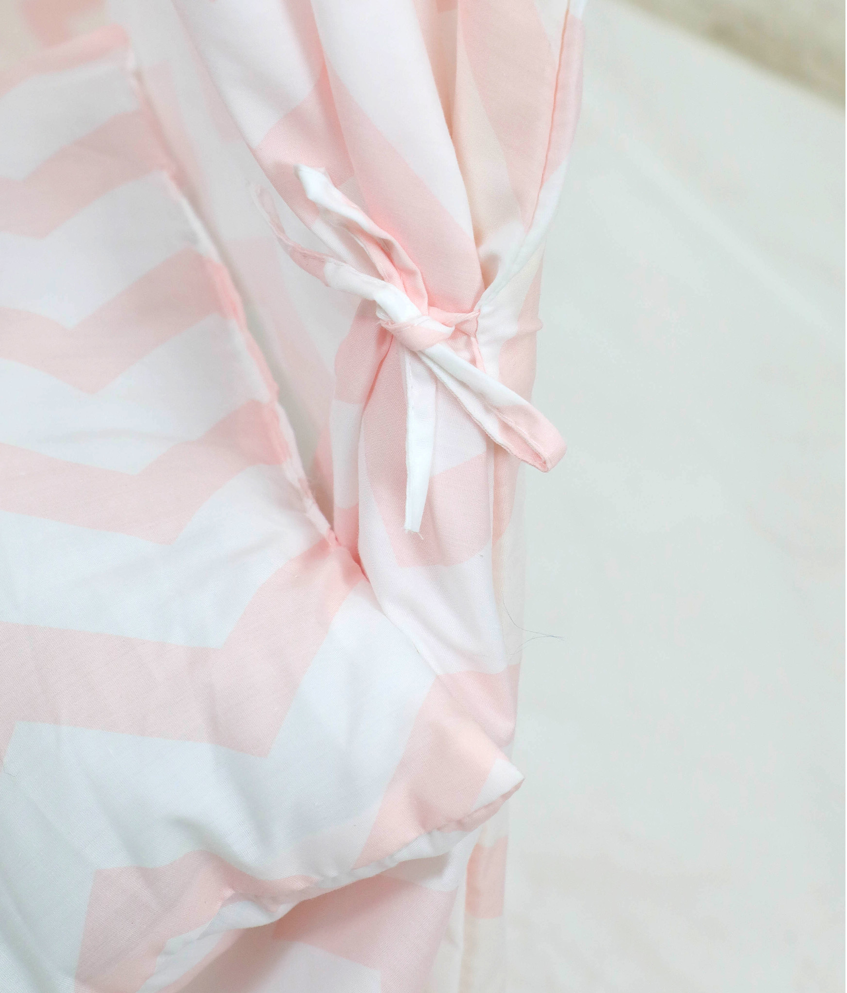 Roze Tipi Tent met Zigzag Patroon - Inclusief Vloermat & Kussens - 34% Korting!