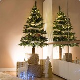 Kunstkerstboom 180cm met Houten Stam & Dennenappels (34% Korting)