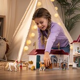 schleich HORSE CLUB | Lakeside manege 42706 | vanaf 5 jaar | 179 delen | Huis, stal, paarden, hond & familie Kramer | Schleich paardenaccessoires | cadeau-idee kinderen | speelgoed vanaf 5 jaar