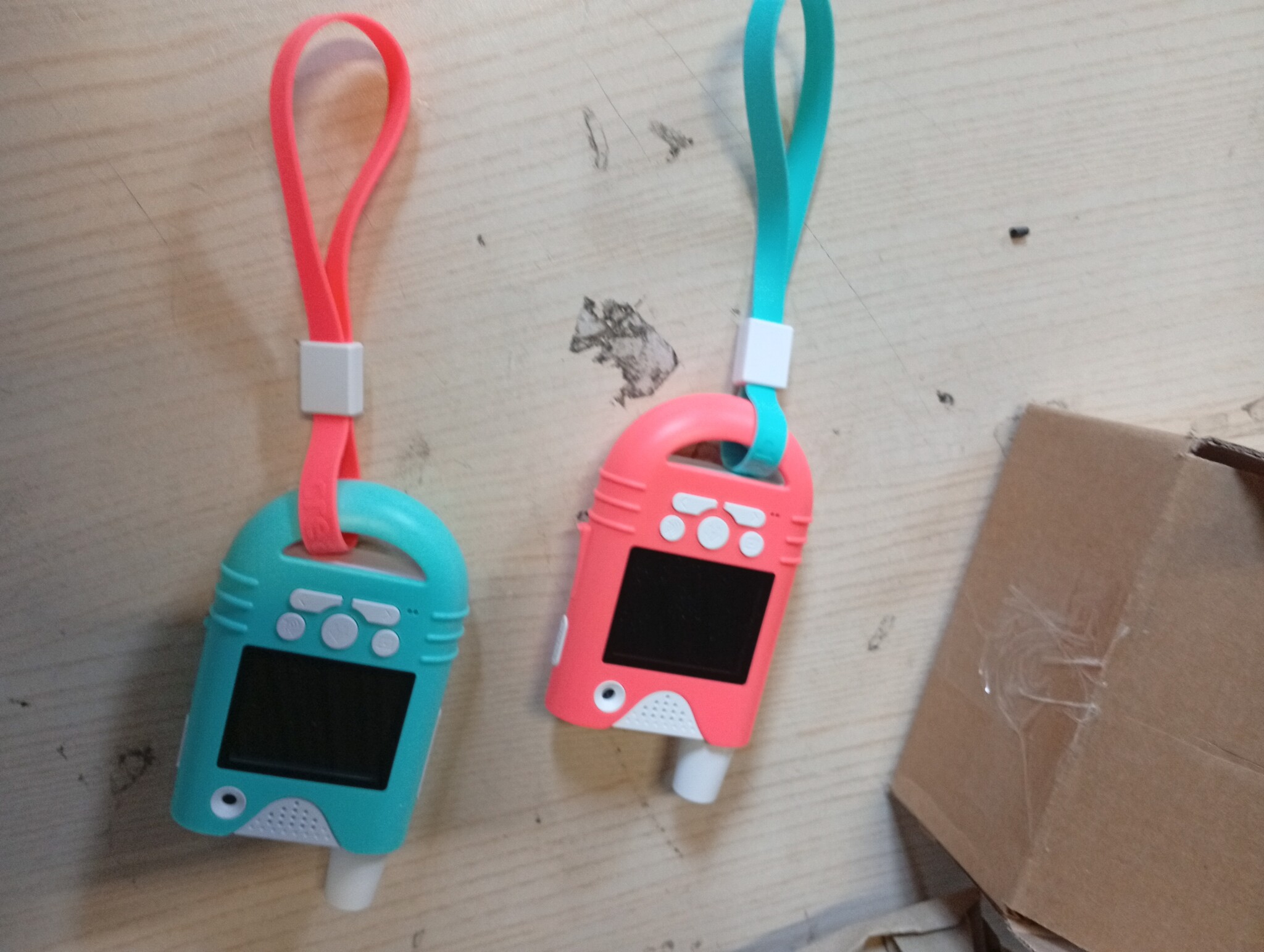Canal Toys Video Walkie Talkies - Walkie Talkies voor kinderen met camera en scherm, 100 m bereik - radio's met 6 spellen - cadeau voor kinderen vanaf 5 jaar - INF 042 | Walkietalkies met videogesprekken, USB-kabel, audio- en beeldeffecten, video tot 300