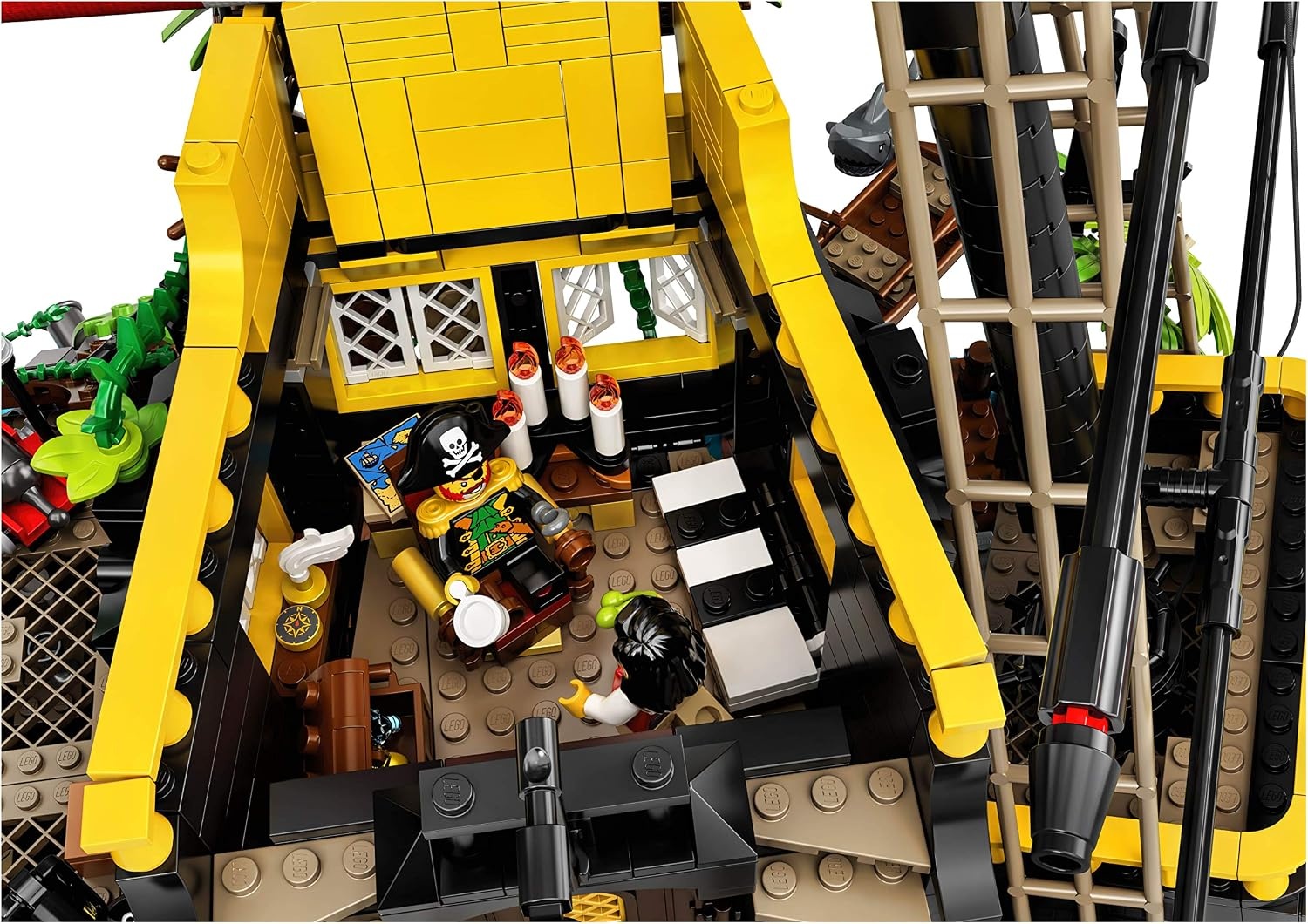 LEGO Ideas Piraten van Barracuda Bay (21322) - 2545 Delen | 35% Korting