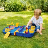 AquaPlay - LockBox - waterbaan als transportkoffer met 27 delen, speelset inclusief 1 Hippo Wilma, amfibieauto en containerboot, voor kinderen vanaf 3 jaar, 8700001516, blauw