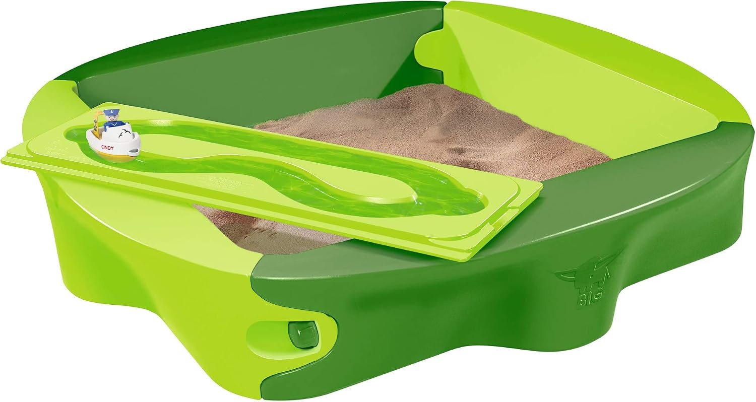 BIG Spielwarenfabrik 800056733 Sandy met harde kaft, zandbak met speelbare afdekking, comfortabel zitvlak, UV-bestendig en weerbestendig kunststof, 138 x 138 cm, voor kinderen vanaf 1 jaar, lichtgroen/donkergroen