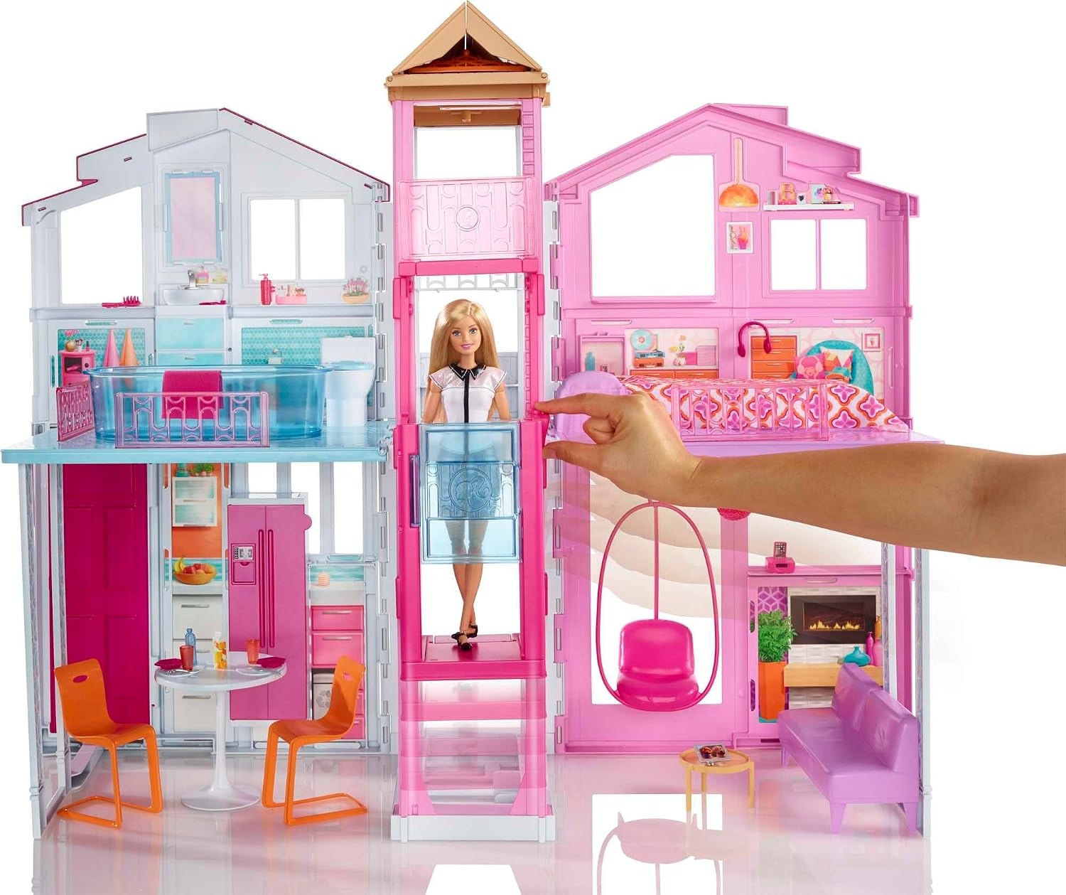 Barbie Herenhuis met 3 Verdiepingen, poppenhuis met lift, schommelstoel, meubels en accessoires, inklapbaar, dus gemakkelijk mee te nemen, DLY32 | Lift, schommelstoel, meubels en accessoires, vouwen voor draagbaarheid en reizen (exclusief Amazon)