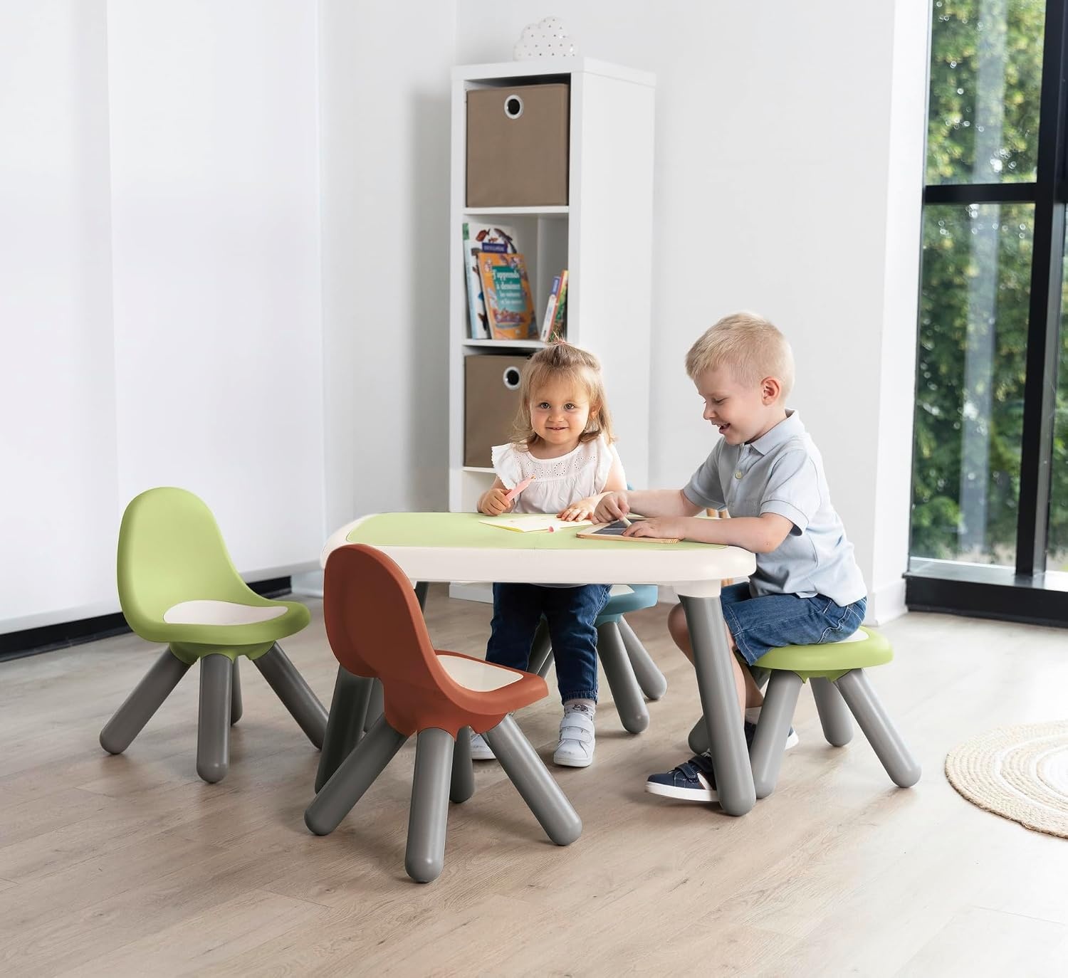 Groene kinderstoel - gerecycled materiaal - 33% korting
