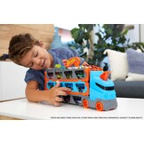 Hot Wheels Speedway Hauler & 3 speelgoedauto's schaal 1:64 | Grote truck voor 20+ auto's, wordt racebaan van 183 cm, past op andere sets en banen, HGH33