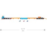 Hot Wheels Speedway Hauler & 3 speelgoedauto's schaal 1:64 | Grote truck voor 20+ auto's, wordt racebaan van 183 cm, past op andere sets en banen, HGH33