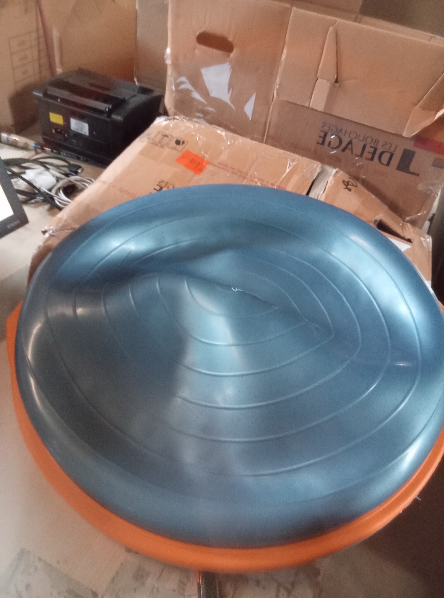 Balanstrainer voor fitness, krachttraining, balans- en rompoefeningen | 66 cm opblaasbaar trainingsplatform | Blauw | Inclusief pomp en thuis work-out