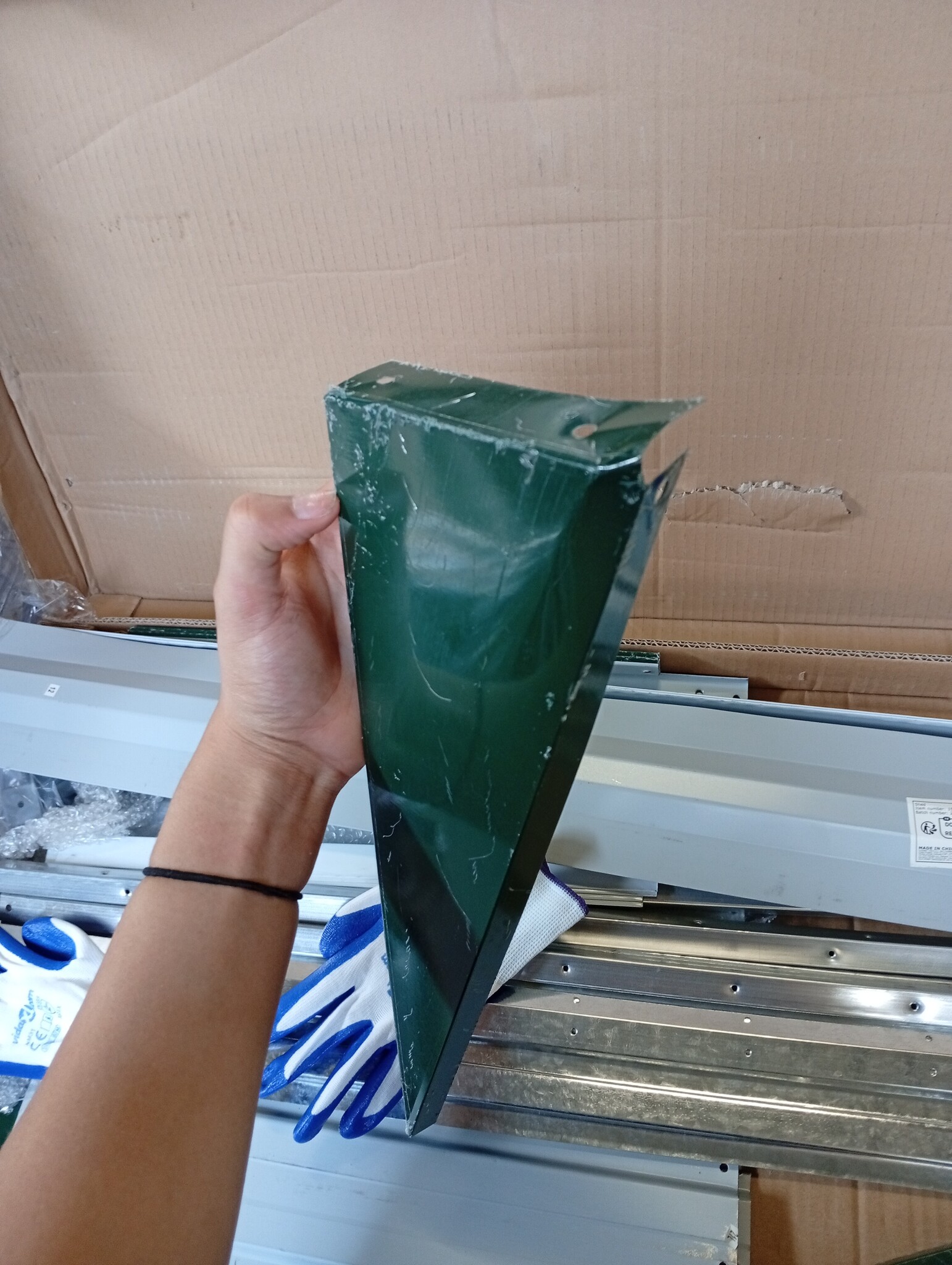 vidaXL Overkapping voor robotmaaier 92x97x63 cm staal groen