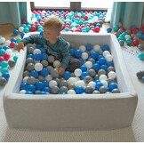 Vierkante ballenbak 90x90 cm met 150 ballen zwart, wit, paars & grijs