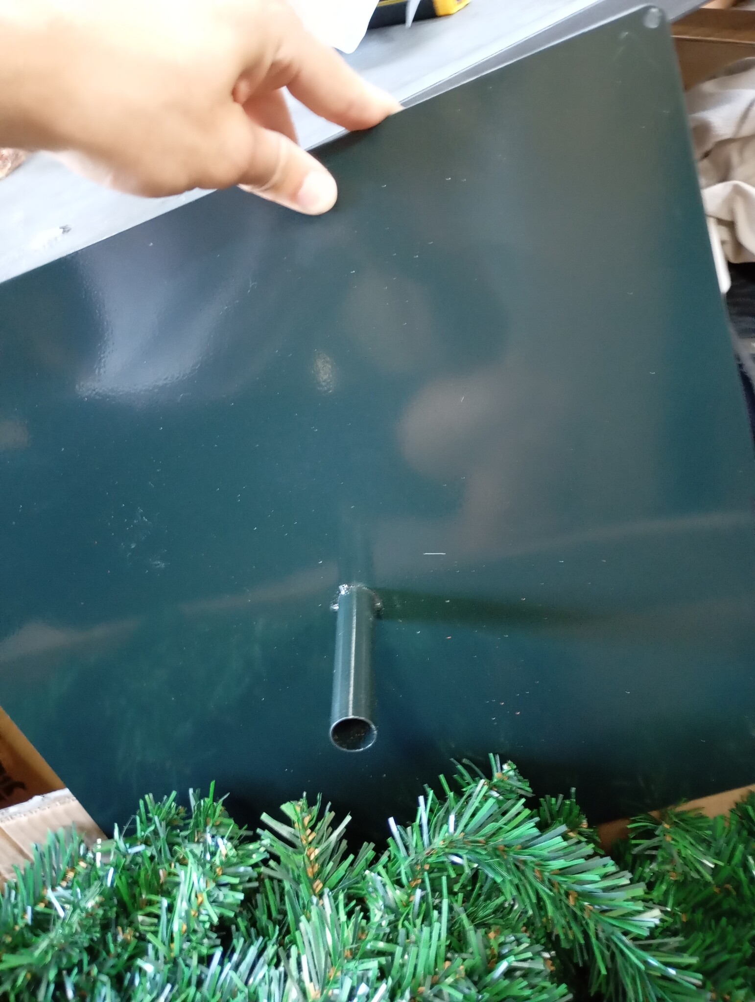 Kunstkerstboom 220 cm - spar met houten stam