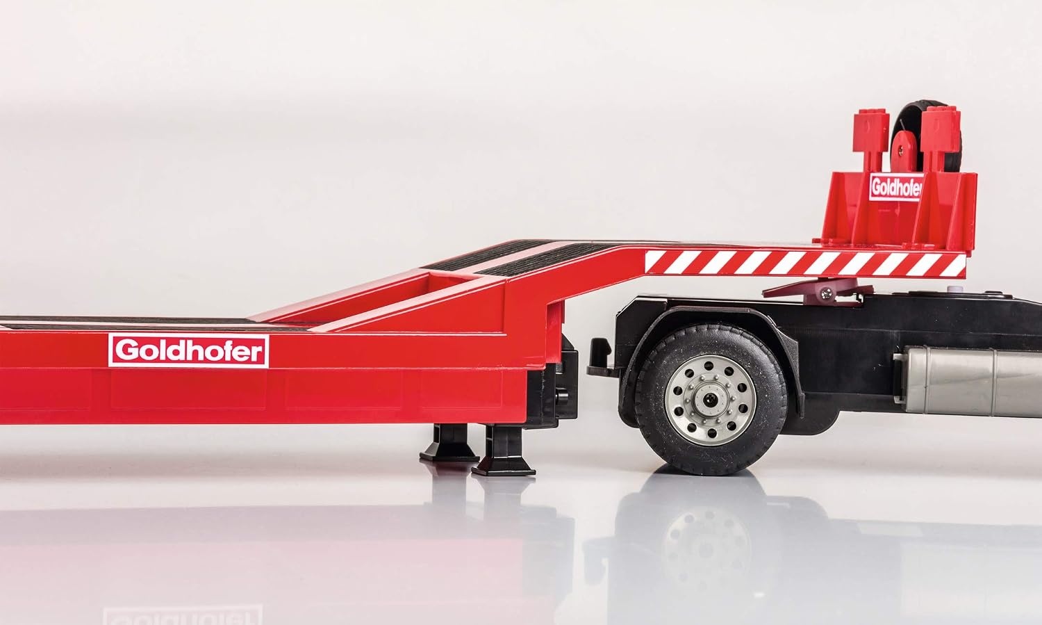 Carson Mercedes-Benz Arocs Goldhofer 2.4G 100% RTR, op afstand bestuurd voertuig, bouwvoertuig met functies licht en geluid, incl. batterijen en afstandsbediening, rood