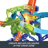 Hot Wheels JKJ78 Speelgoedauto-trackset, stunttrack oneindige crash-actie met die-cast-speelgoedauto in schaal 1:64 en batterij-aangedreven versneller voor eindeloze stunts en races