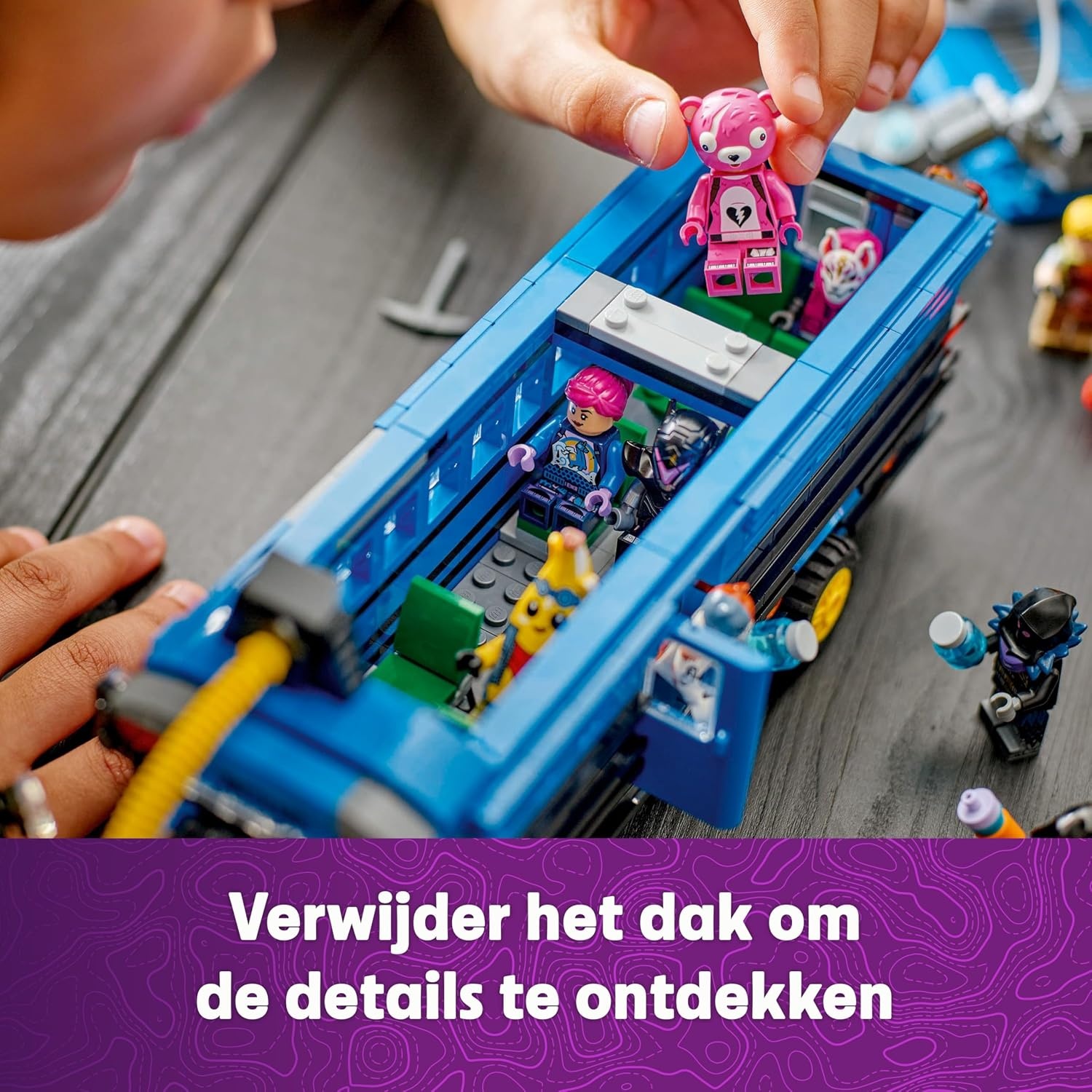 LEGO Fortnite Battle Bus – Speelgoed voor Kinderen Met 9 Personage Figuren en Accessoires – Cadeau voor Gamers Vanaf 10 Jaar, Meisjes, Jongens, Tieners en Fans – 77073