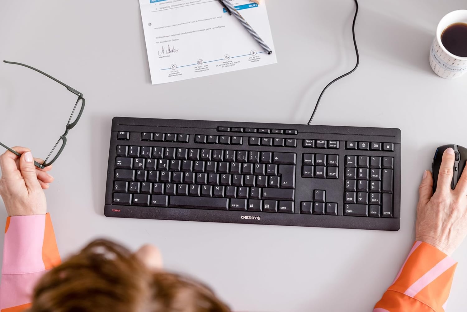 CHERRY STREAM KEYBOARD, Bedraad Toetsenbord, Italiaanse Indeling (QWERTY), Fluisterstille Toetsaanslag, Uniek Typgevoel, Plat Ontwerp, USB-A Verbinding, Zwart
