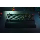 Razer Huntsman V2 (Paarse schakelaar) - Vrijwel latentievrij optisch gaming-toetsenbord (klikkende optische schakelaars, Doubleshot PBT keycaps, palmsteun) QWERTY DE-indeling | Zwart