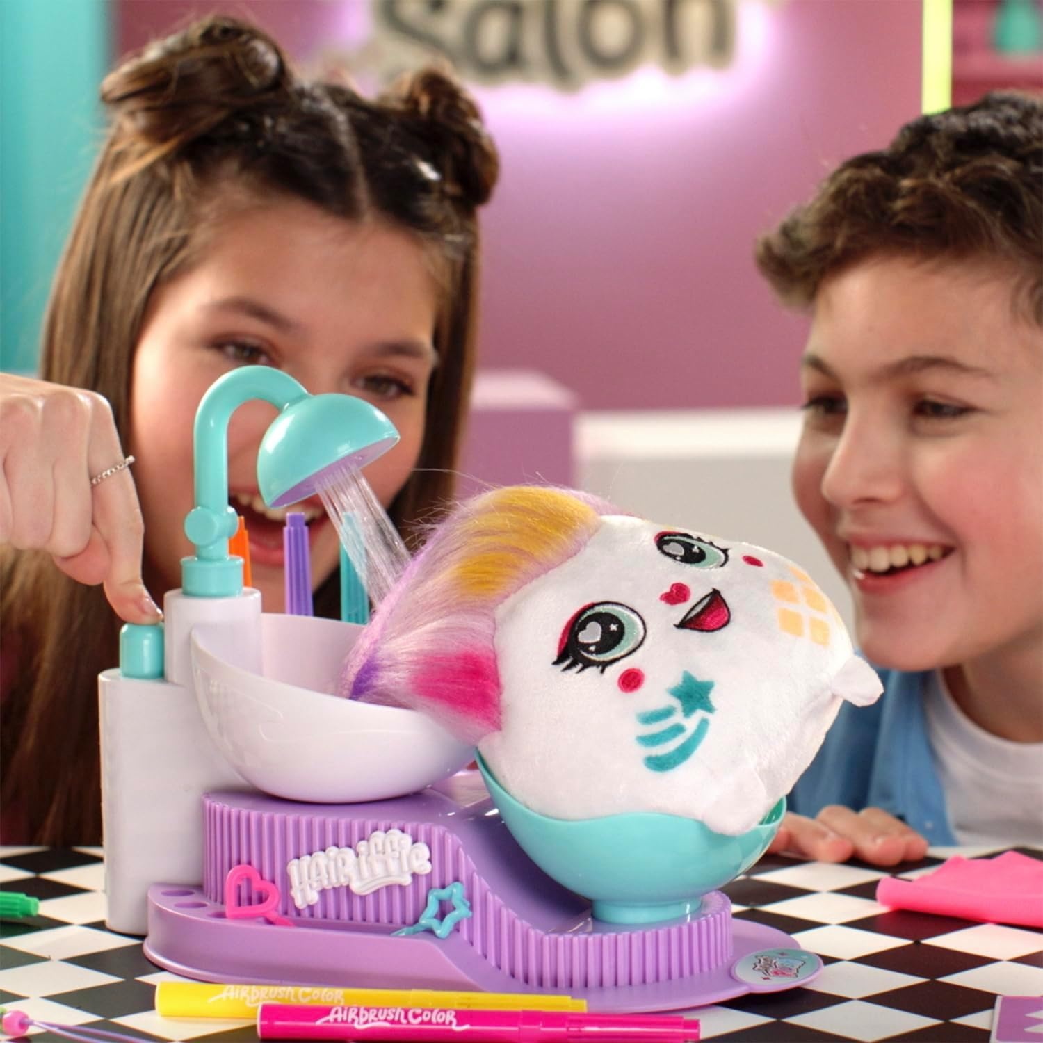 Canal Toys Airbrush Plush Hairiffic Salon met 120+ Stencils - Roze - 36 x 16 x 30 cm