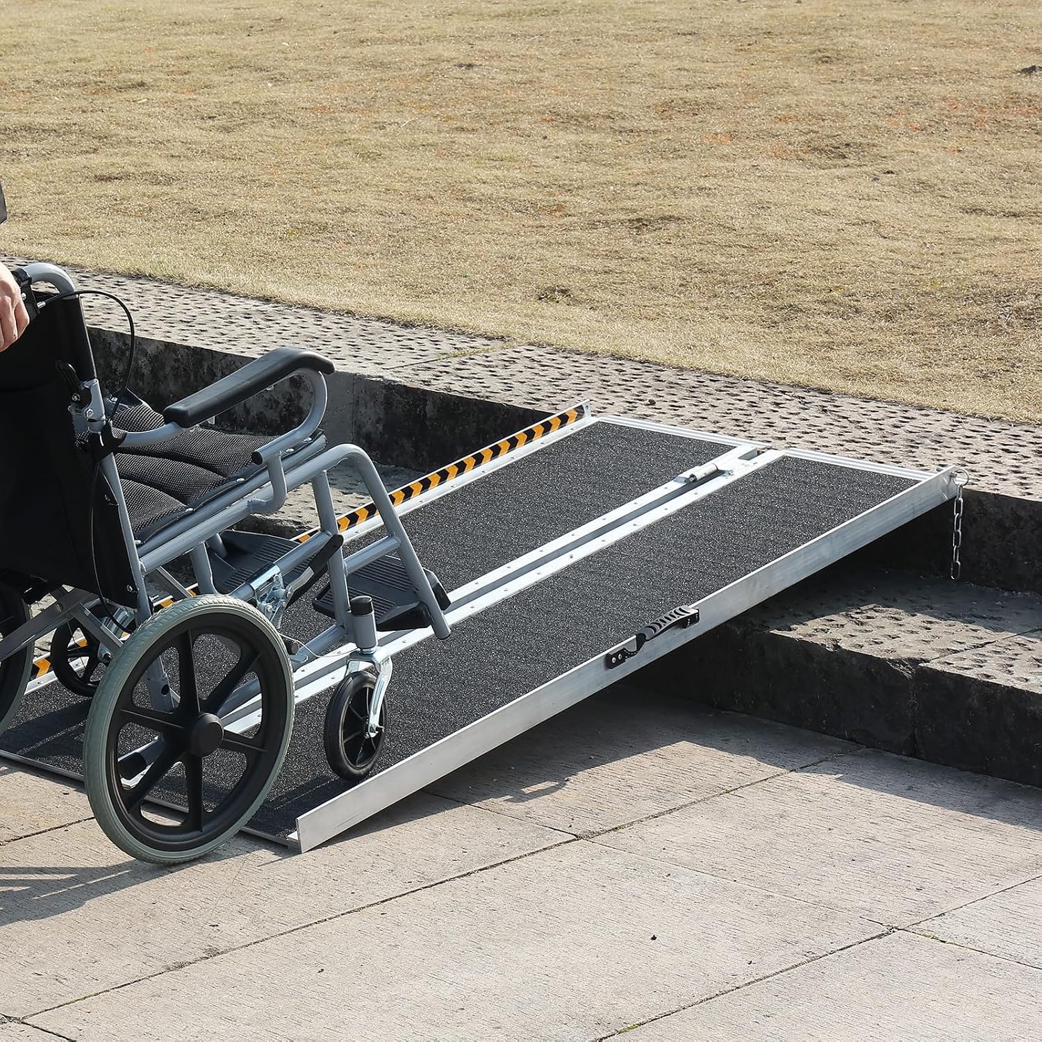 VEVOR Rolstoelhelling, capaciteit 363 kg, draagbare opvouwbare drempelhelling van aluminium, antislip, 121,92 cm, voor scooters, gehandicapten, treden, huis, trappen, deuren, randen