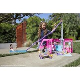 Barbie Dreamcamper speelset, met draaiende wieltjes, 7 speelplekken, zwembad, glijbaan en meer dan 60 campingaccessoires, cadeau voor kinderen van 3 jaar en ouder, HCD46, ruim 80 cm hoog