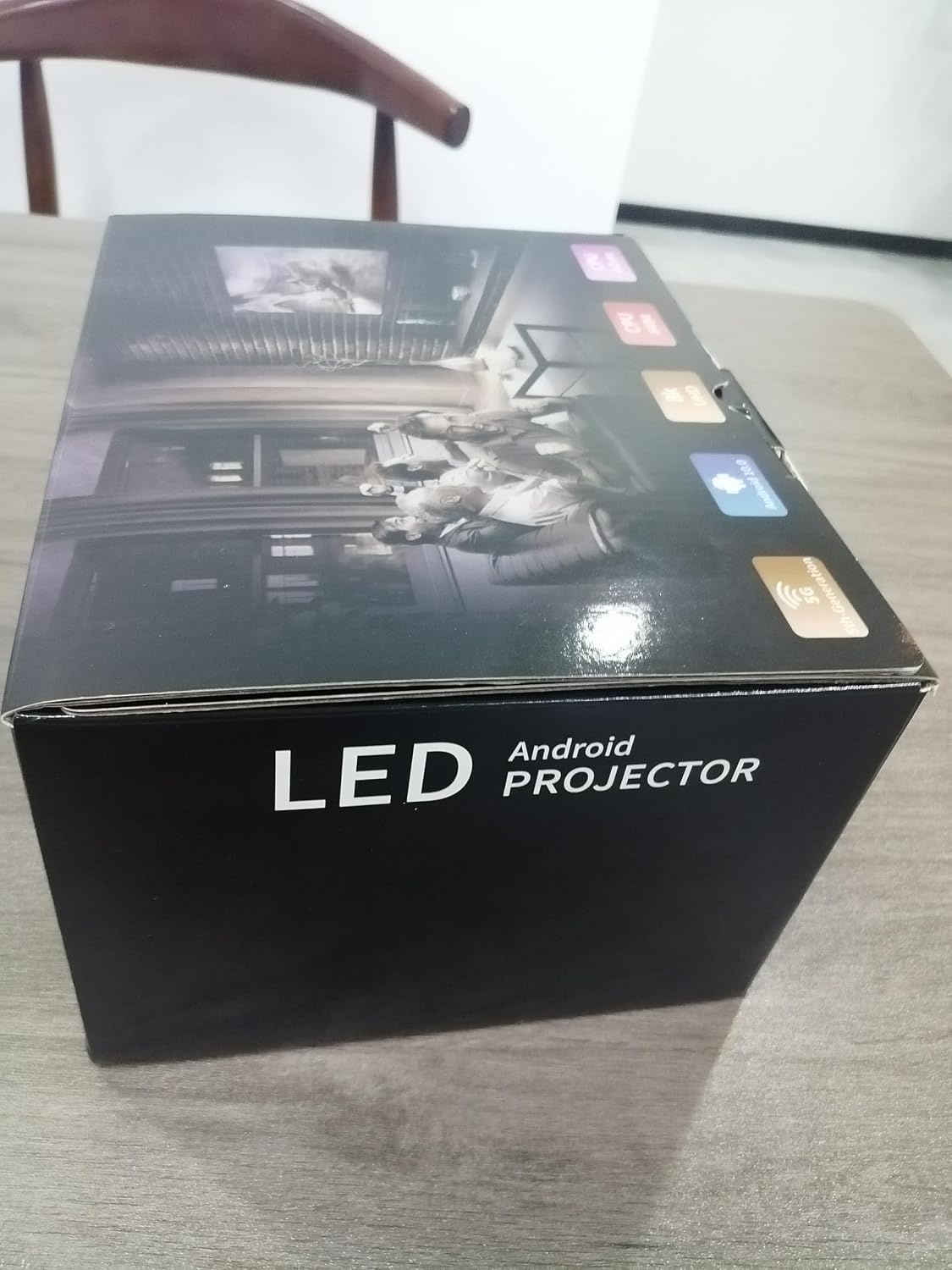 Mini Beamer 1080p met Android 10, Autofocus & Bluetooth (35% korting)