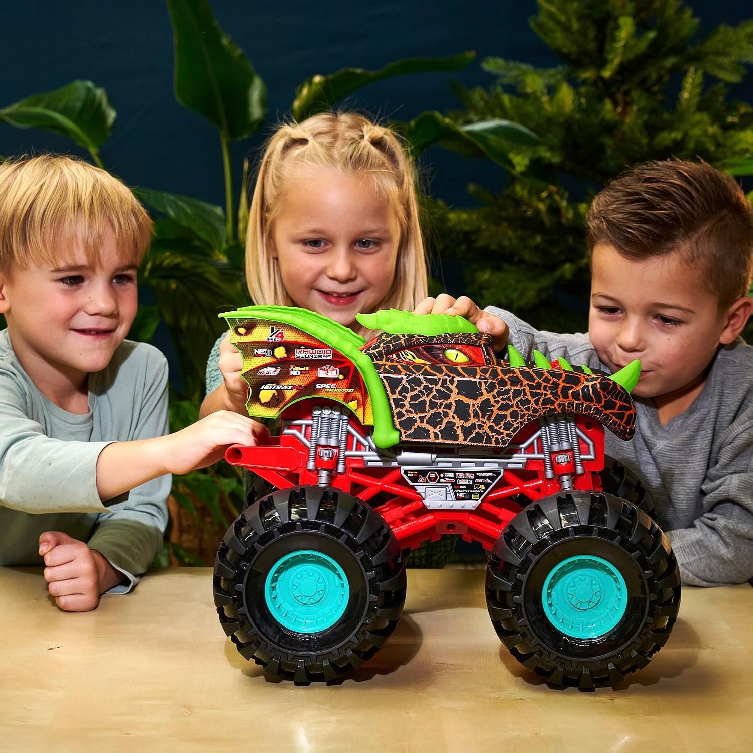 Dickie Toys Dragon Monster Truck - 38,5 cm - Veelkleurige speelgoedauto met vering en platform