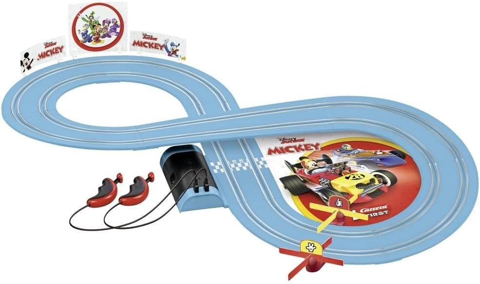 Carrera First 20063045 Mickey's Fun Race 20063045 Racebaan voor peuters, met Disney-figuren, 2,4 meter lange speelbaan, ergonomische handcontroller, met rotonde voor extra speelplezier