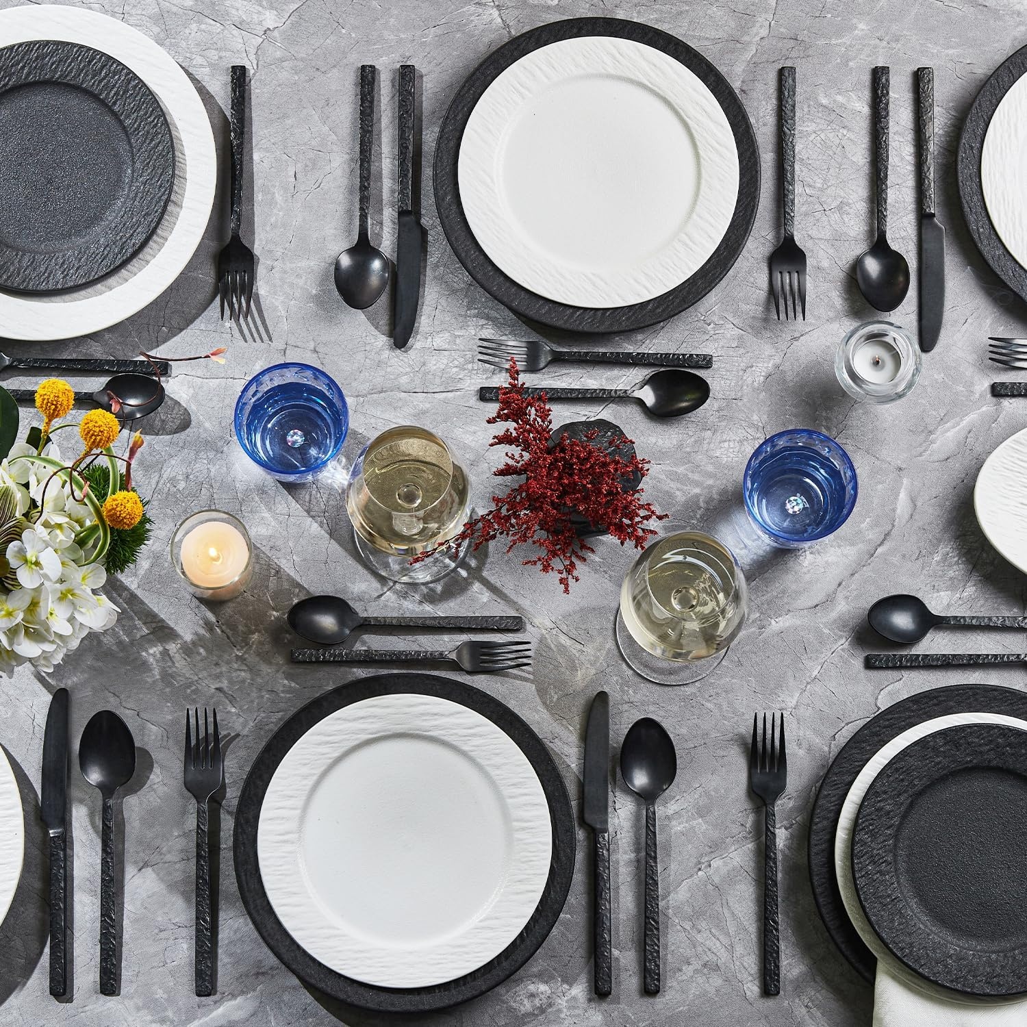 HIKAA 60-delig bestek, zwart, bestekset voor 12 personen, gehamerd eetbestek van 18/10 roestvrij staal, bestekset voor thuis en restaurants, vaatwasmachinebestendig