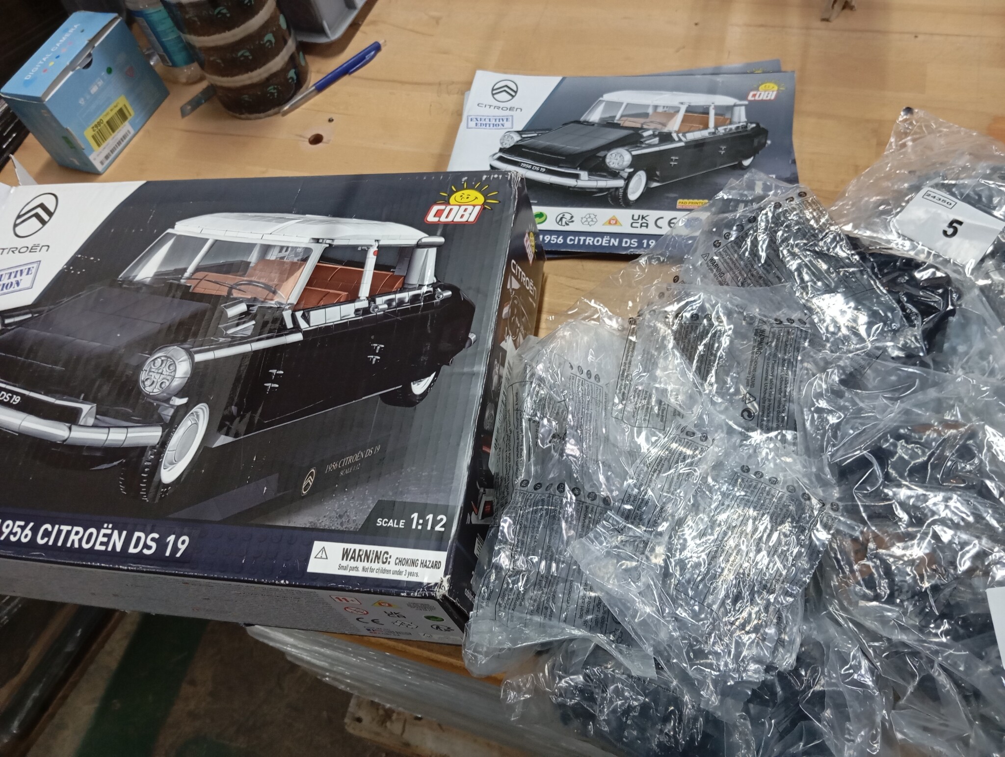 COBI Bouwset Citroën DS 19 (1956) - 2467 Delen, Zwart - 59% Korting!