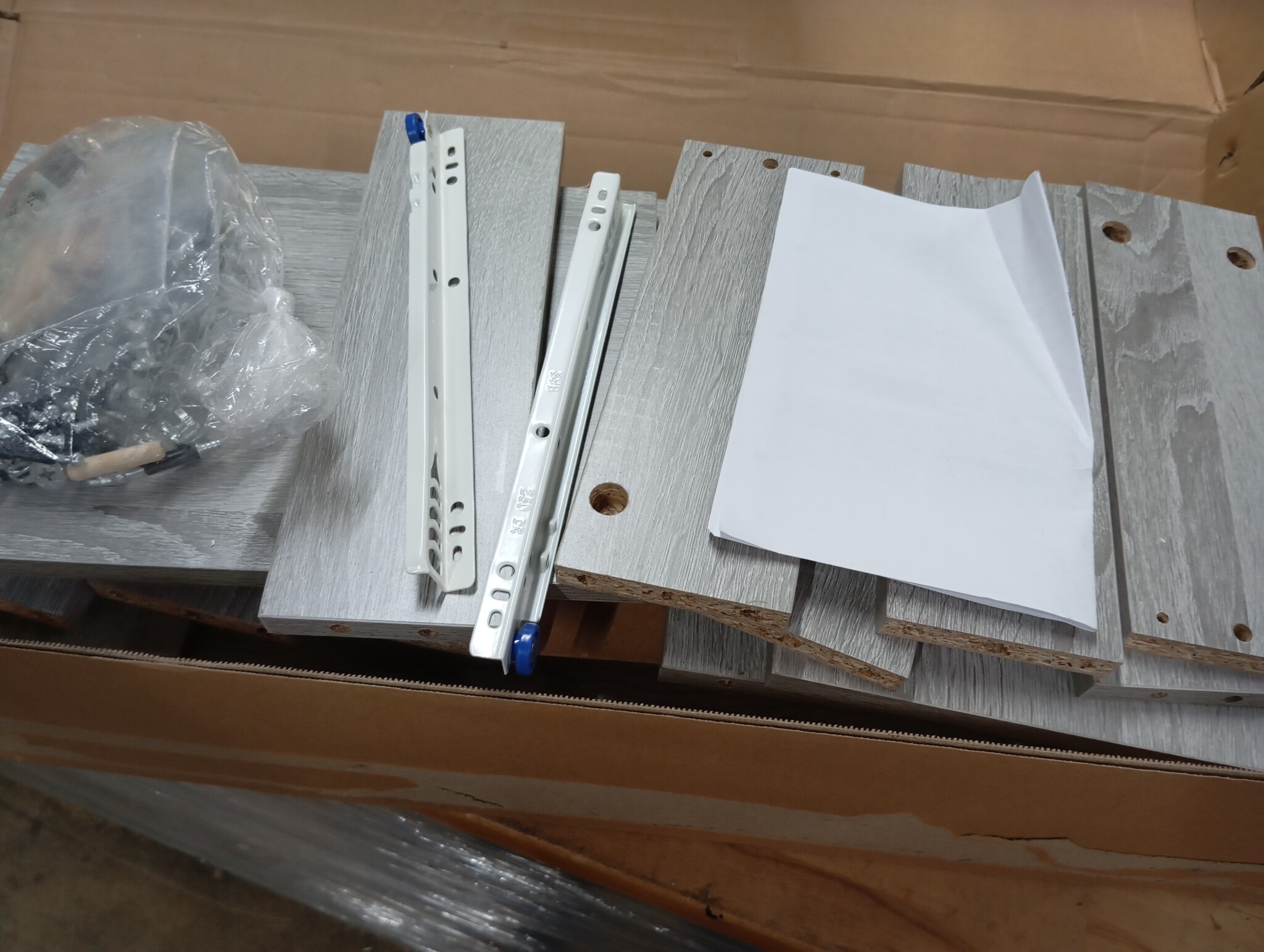 vidaXL Dressoir 60x31x70 cm Grijs Bewerkt Hout - 54% Korting