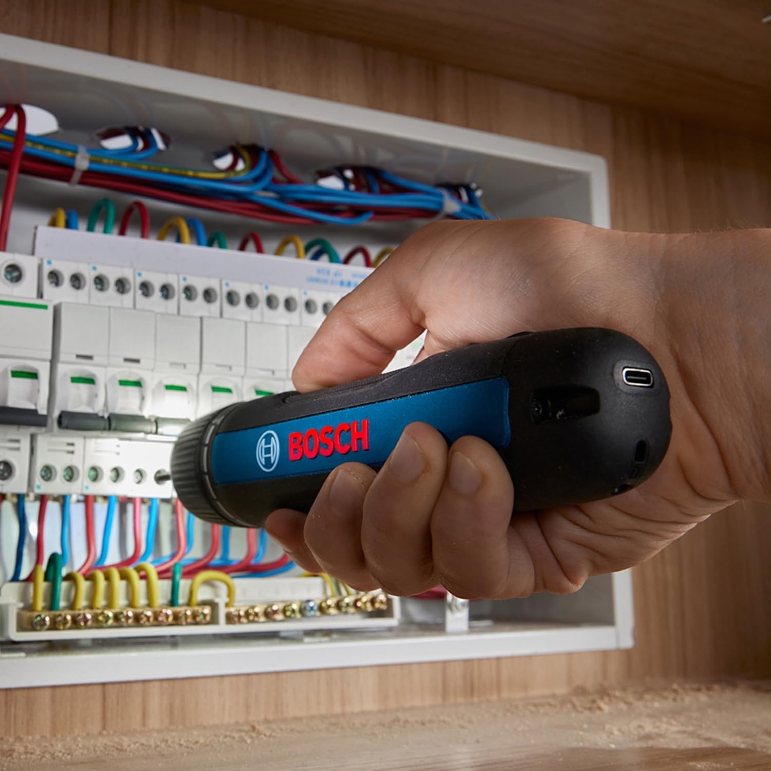 Bosch GO 3 Accuschroevendraaier met 34% Korting | Inclusief Bitset & Koffer