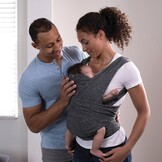 Boppy Comfyfit Evolution Babydrager, eenvoudig te dragen en verstelbaar, ergonomische babydrager met hoofd- en neksteun, brede knoopbanden, verstelbare armuitsnijding, 0 maanden +