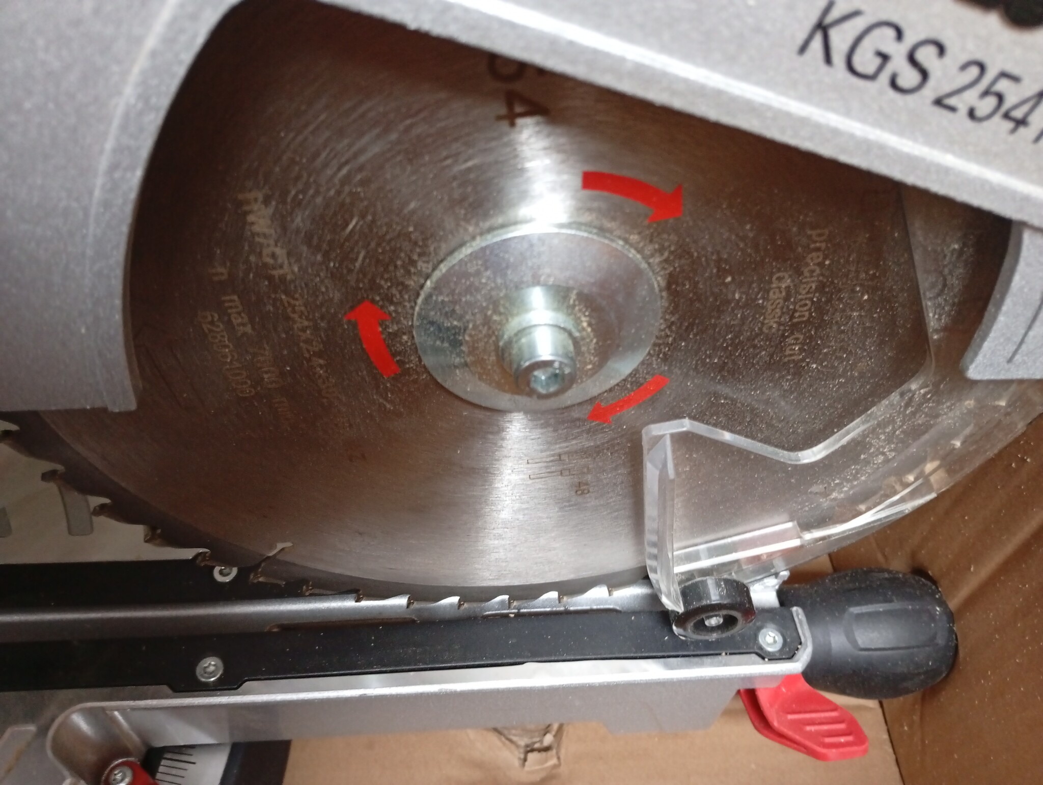 Metabo Afkort-/Verstekzaag KGS 254 M - 254mm met 55% Korting